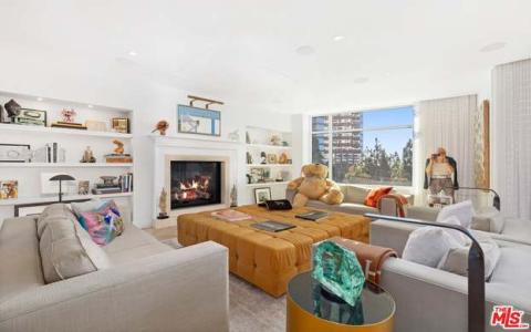 amerigold suites 13636 unit 303