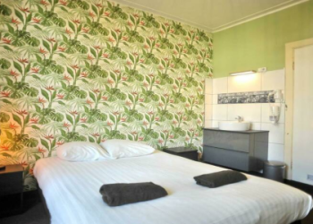 low cost hotel amsterdam