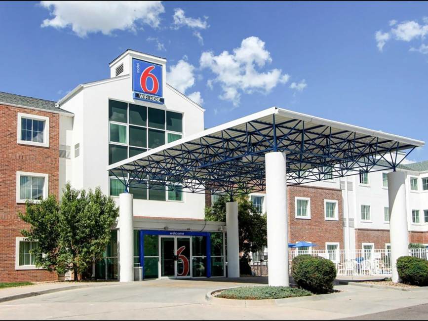 motel 6 iliff aurora