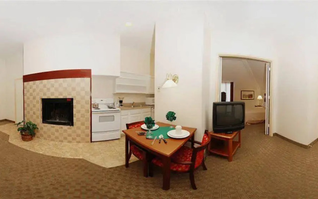 amerigold suites 13636 unit 303