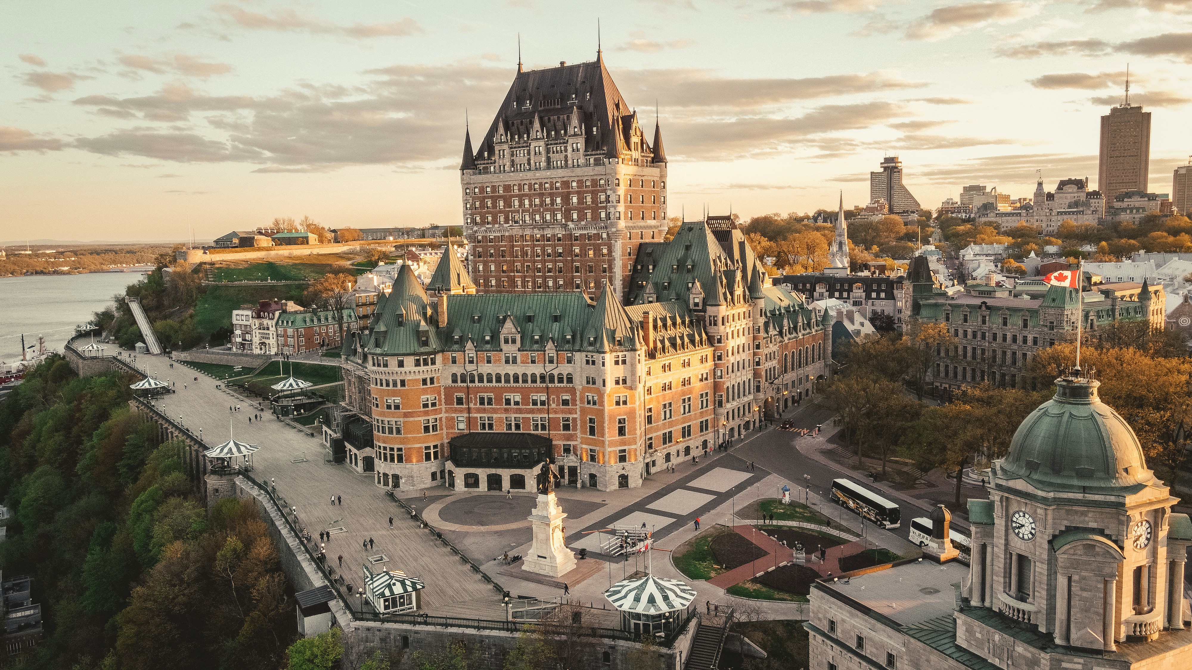 flights to quebec city