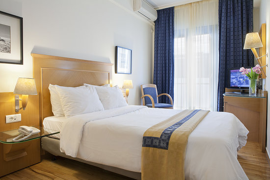 cheapest hotels athens