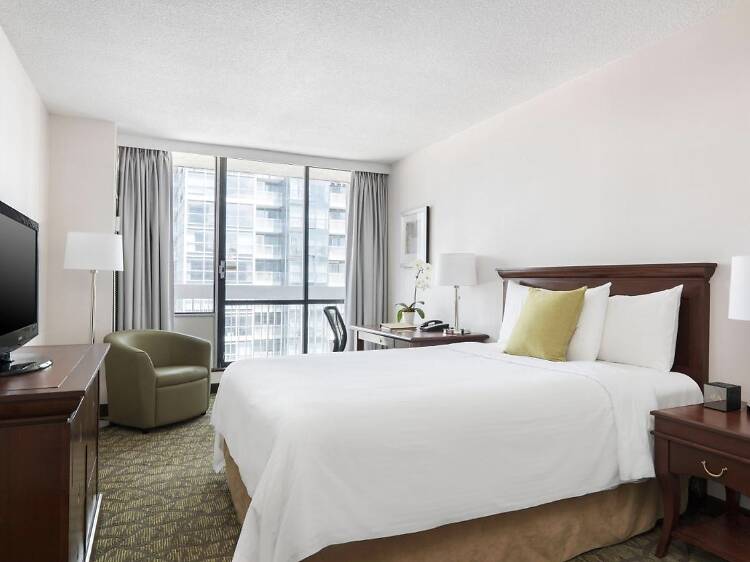 cheap accommodations in toronto